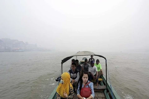 Haze pollution affects airports in Indonesia