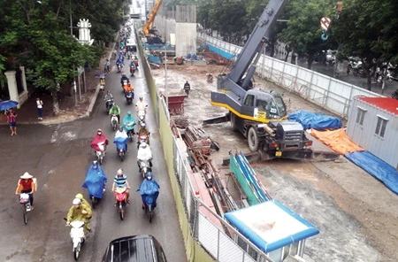 Vietnam's urban trains behind schedule