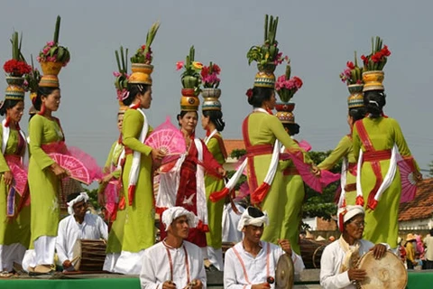 Ninh Thuan: Cham people bustle ahead Kate festival