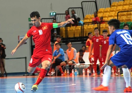 Vietnam ease into futsal semi-finals