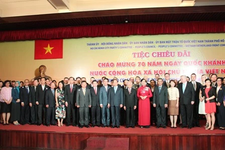Gathering reviews Vietnam’s development efforts 