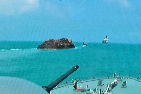 Singapore navy prevents pirate attack 