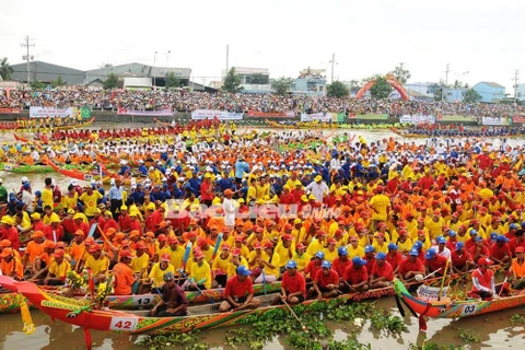 Khmer people prepare for moon worship festival