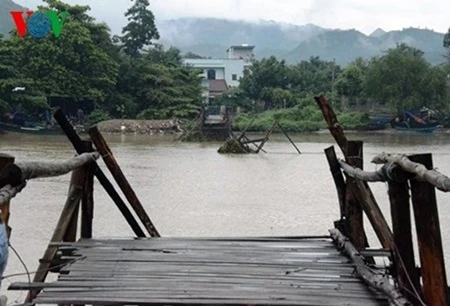  Heavy rain kills eight in central Vietnam