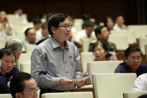Industry Minister questioned on reforestation, hi-tech application 