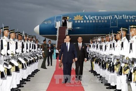 PM arrives in Kuala Lumpur for ASEAN Summit 