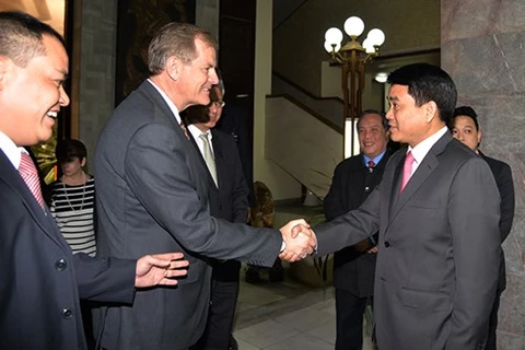 Hanoi leader welcomes Mormon Church representatives 