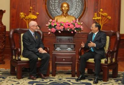 US Communist Party leader welcomed in HCM City 