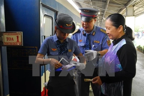 Passenger trains to have extra seats during Tet 