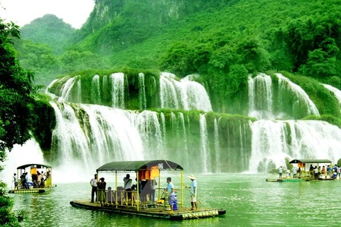 Vietnam, China discuss shared Ban Gioc Waterfall vicinity