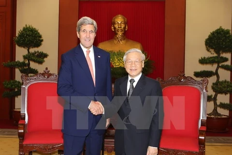 Party leader praises John Kerry’s contribution to VN-US ties 