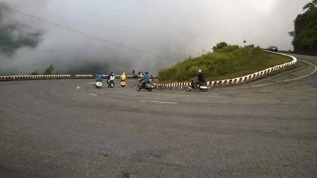 Hai Van Pass, a challenge for new and experienced bikers