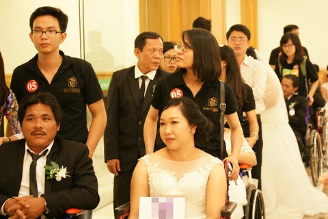 HCM City holds joint wedding ceremony for disable couples