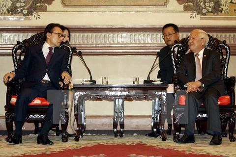Ho Chi Minh City leader meets former RoK President