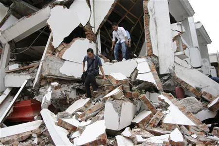 Indonesia: Nearly 10,000 evacuated after earthquakes