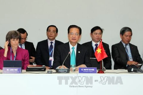 PM co-chairs high-level dialogue on climate change in Mekong Delta
