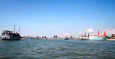 Tuan Chau Port to receive passenger ships