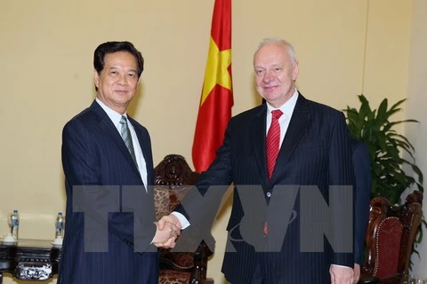 Russian ambassador reviews 2015 bilateral ties with Vietnam