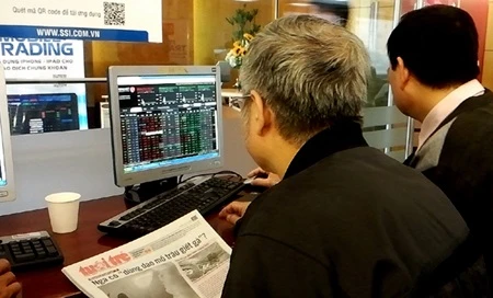 Vietnamese shares mixed; energy stocks fall