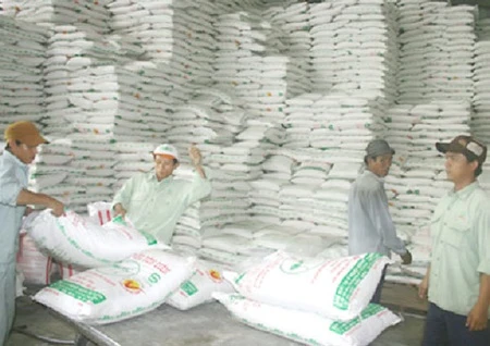 Sugar imports to pressure prices