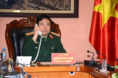 Vietnamese, Chinese defence ministers hold phone talks 