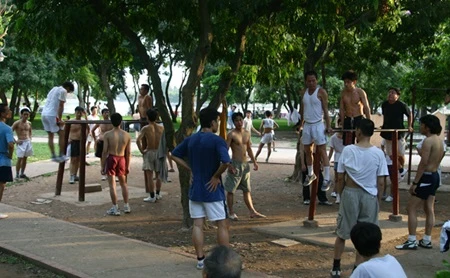 Hanoi to build parks, playgrounds