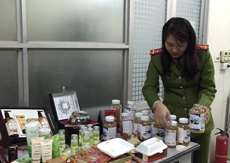 Hanoi police seize dubious cosmetics and health food