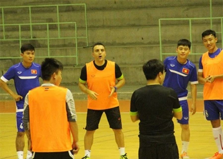 Vietnam futsal team to play friendly matches with Malaysia