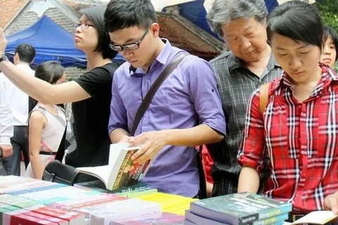 Hanoi to open book street on third Lunar New Year day