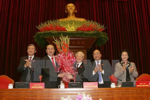 Party, State leaders congratulate Party chief on re-election 