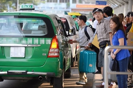 Taxi companies lower fares as petrol prices fall