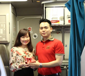 Vietjet Air pampers female passengers on special flights 