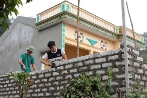 Hau Giang provides housing support for poor people