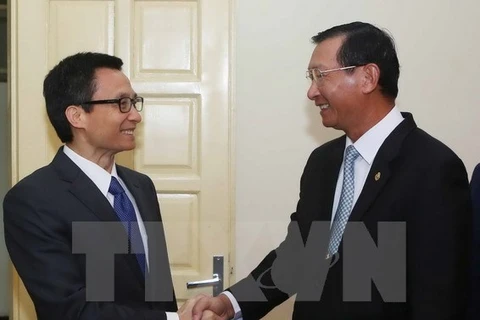 Deputy PM greets Cambodian industry minister 