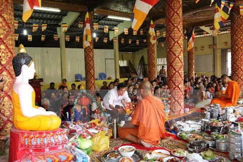 VFF leader congratulates Khmer people on Chol Chnam Thmay festival