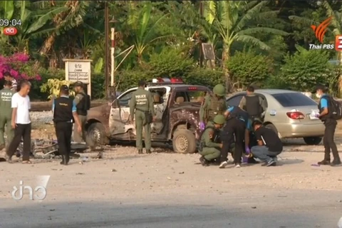 Thailand tightens security in public places after blast 