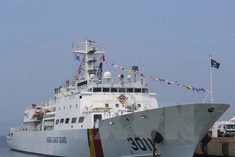 Korean training vessel docks in Da Nang, starts Vietnam visit 