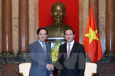 President hosts warm reception for Chinese ambassador 