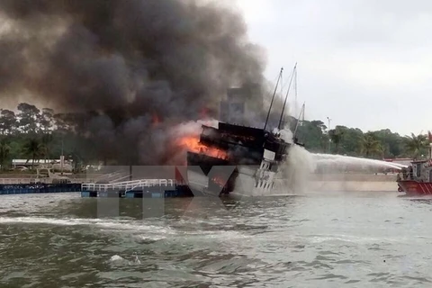 Quang Ninh vows to ensure safety for tourists in Ha Long Bay 