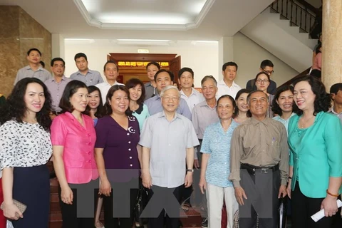 Party chief meets with Hanoi voters 