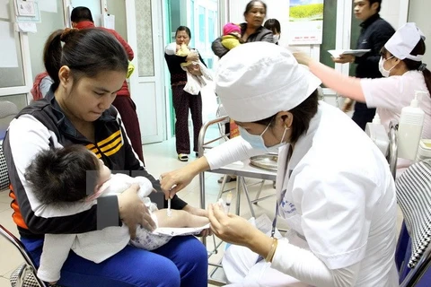 Meeting responds to immunisation week in Thanh Hoa 
