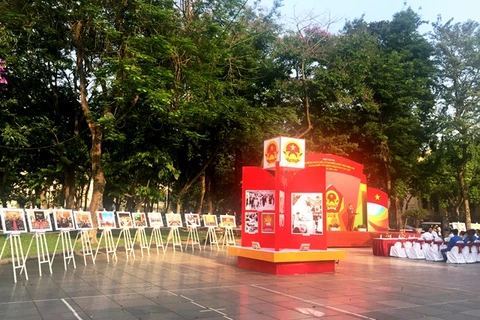 Photo exhibition marks general election in Hanoi