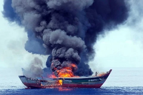 Palau torches Vietnamese illegal fishing boat