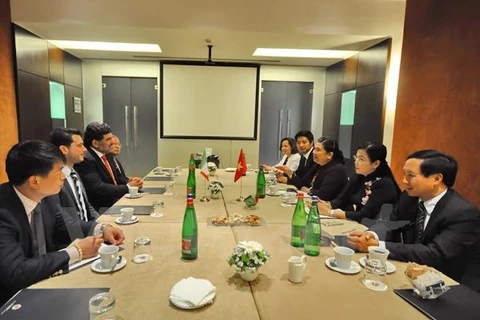 Vietnam strengthens links with Italy’s communist parties 