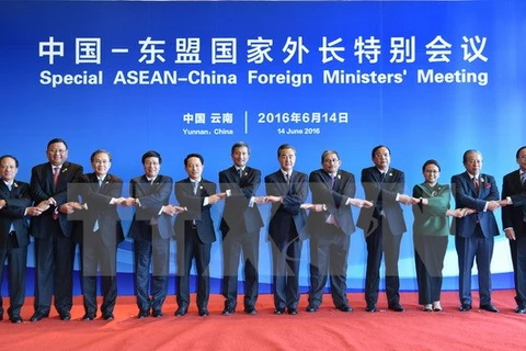 ASEAN-China relations, East Sea issue featured at special meeting