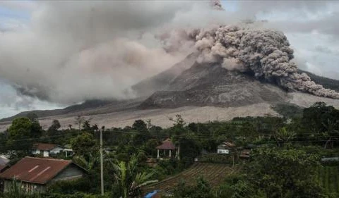 Philippines: Mount Kanlaon erupts