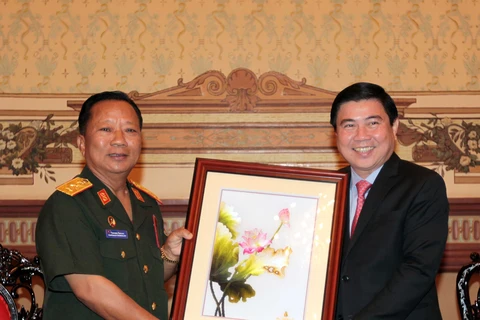 HCM City leader greets Lao defence minister