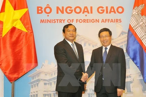 Cambodian FM keen on increased ties with Vietnam