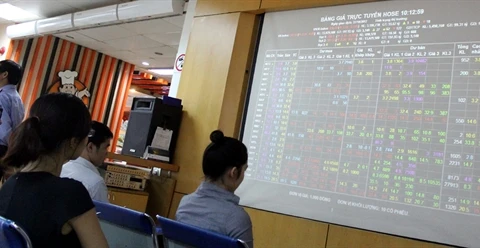 Vietnam’s stocks struggle to remain up