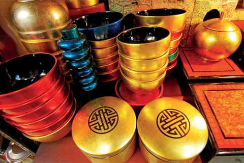 Vietnamese handicraft gifts enthrall Singaporeans